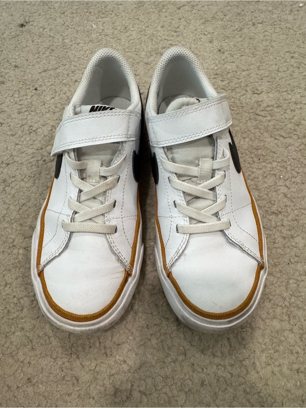Nike Court Legacy